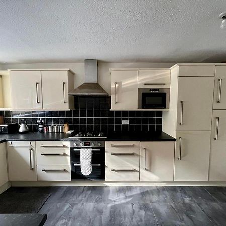 Manchester - Eccles - Business - Contractors - Families - Discounts Available المظهر الخارجي الصورة
