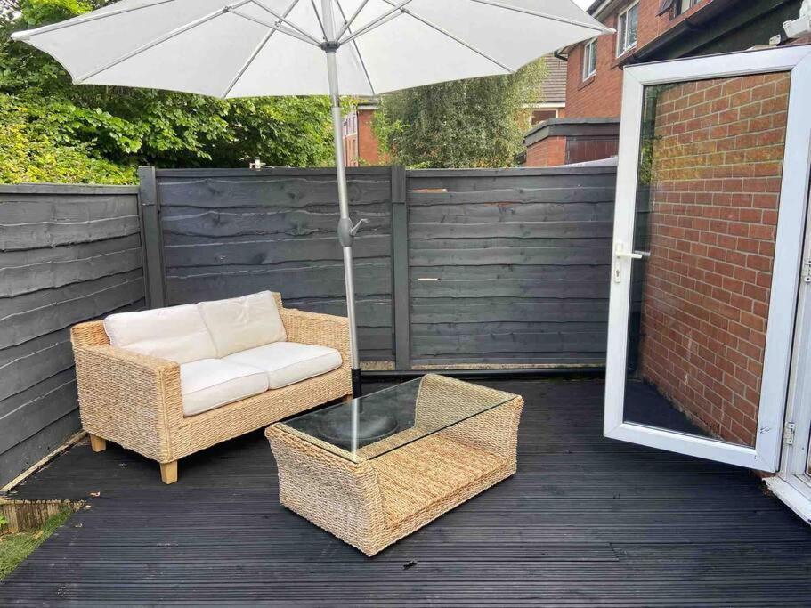 Manchester - Eccles - Business - Contractors - Families - Discounts Available المظهر الخارجي الصورة